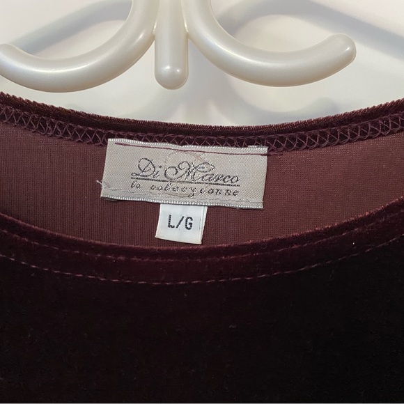 Di Marco Festive Velour Burgandy Top - Picture 2 of 3